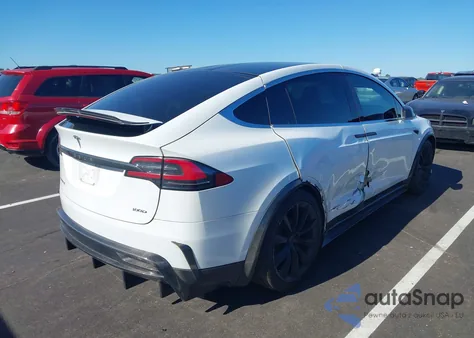 2018 Tesla Model X из США, поврежденный, VIN 5YJXCBE29JF141230